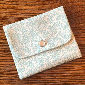 Small Fabric Print Wallet / 3 Pockets / Credit Card & Cash or Gift Card Holder